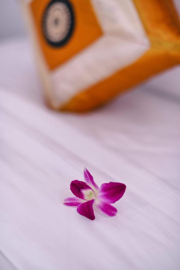 Sky Palace Boutique Hotel Battambang Extérieur photo